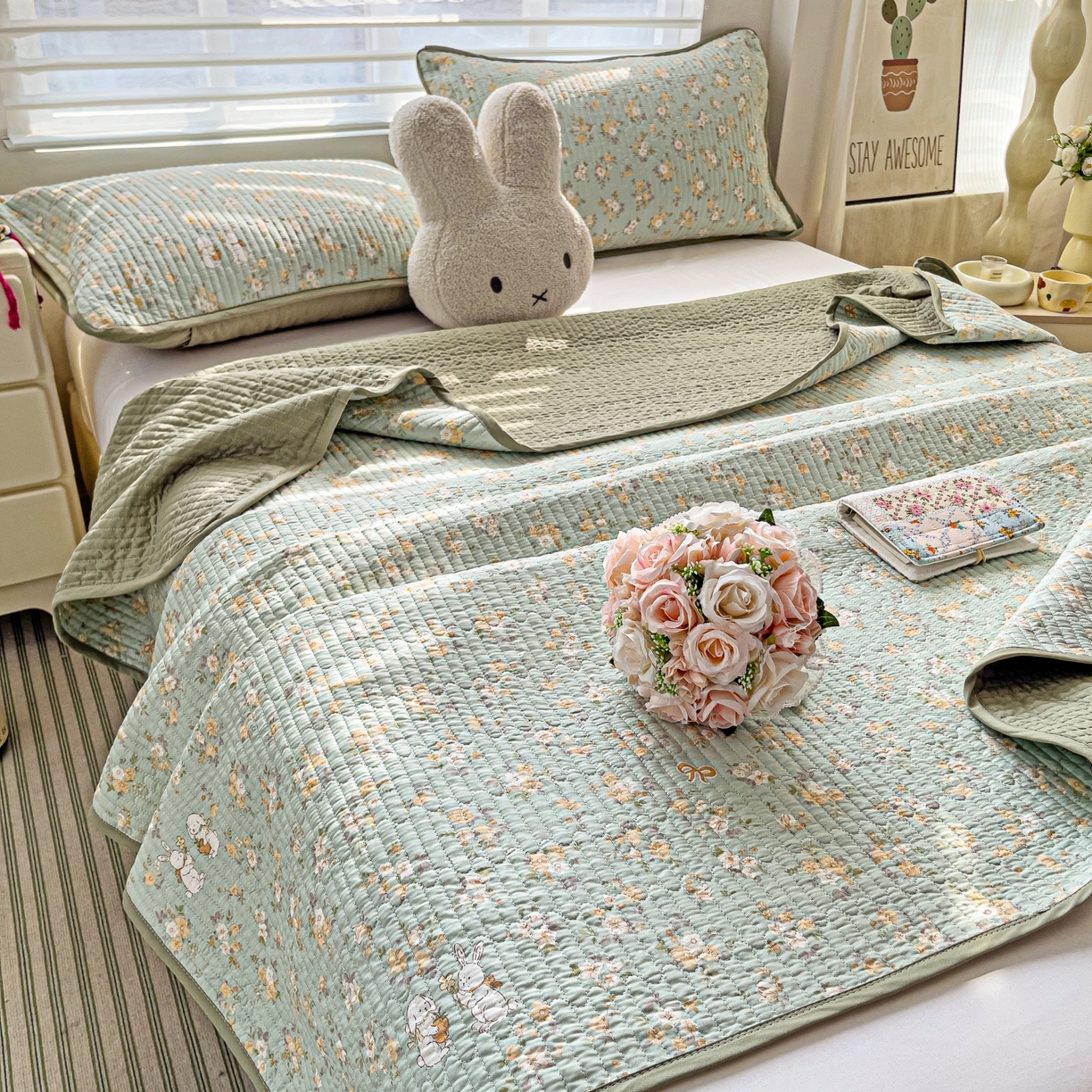 91家纺网 家纺一手货源 找家纺 暖萌 2025新款A类全棉棉花床盖印花三件套 花蜜-绿