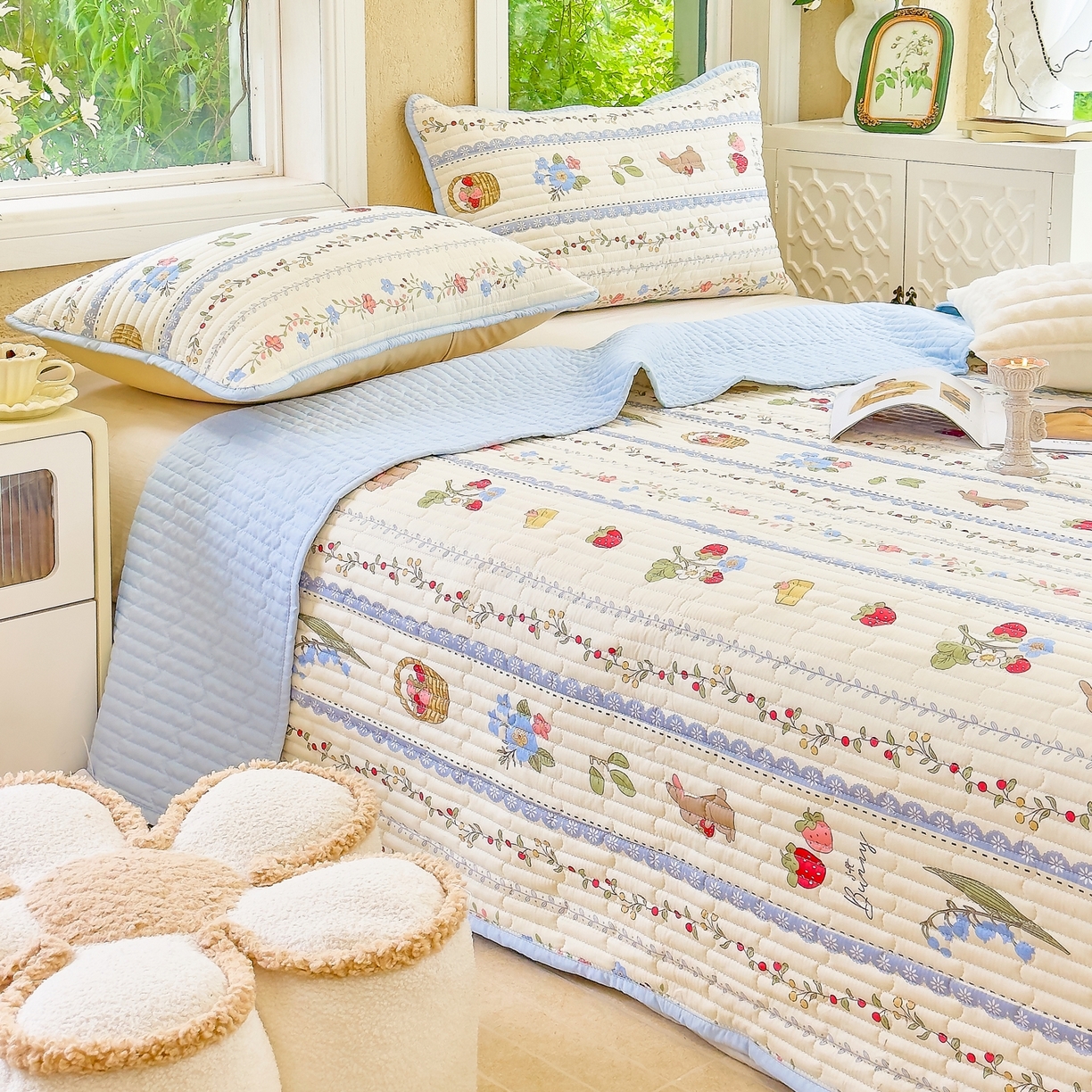 91家纺网 家纺一手货源 找家纺 暖萌 2025新款A类全棉棉花床盖印花三件套 浆果小兔