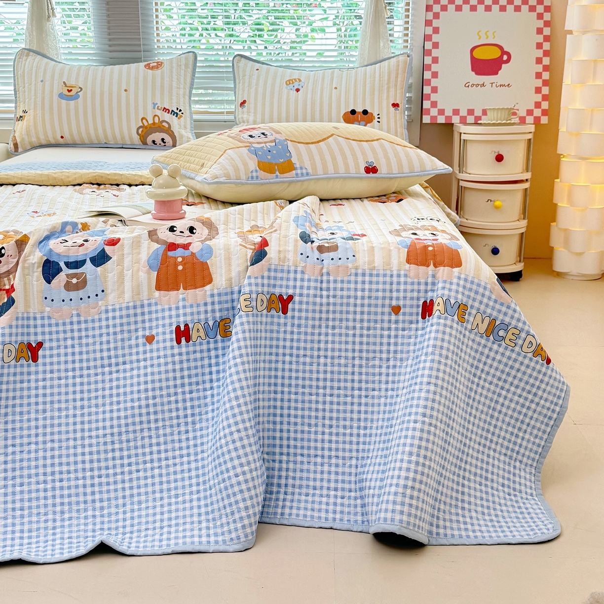 91家纺网 家纺一手货源 找家纺 暖萌 2025新款A类全棉棉花床盖印花三件套 拉布兔兔