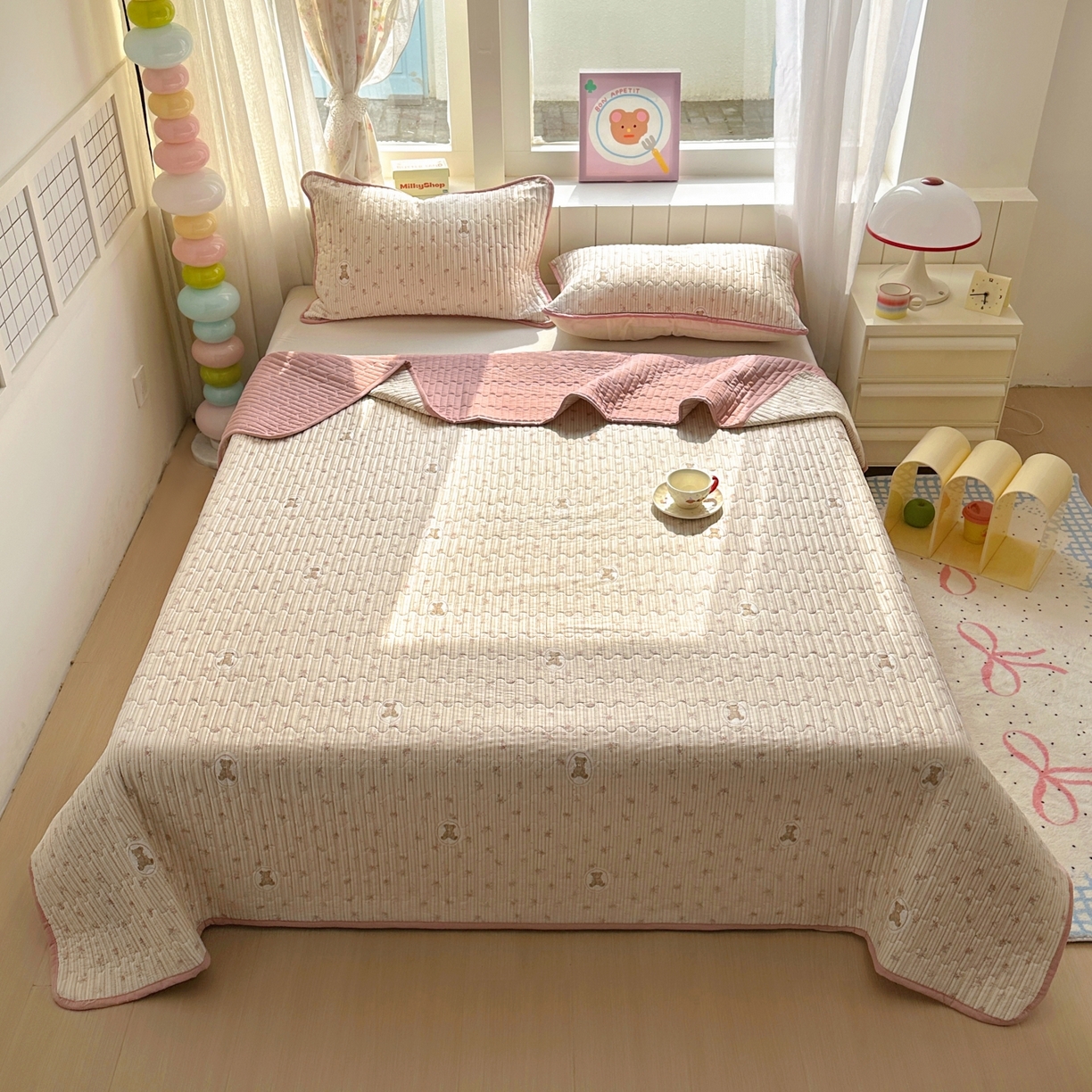 91家纺网 家纺一手货源 找家纺 暖萌 2025新款A类全棉棉花床盖印花三件套 碎花小熊