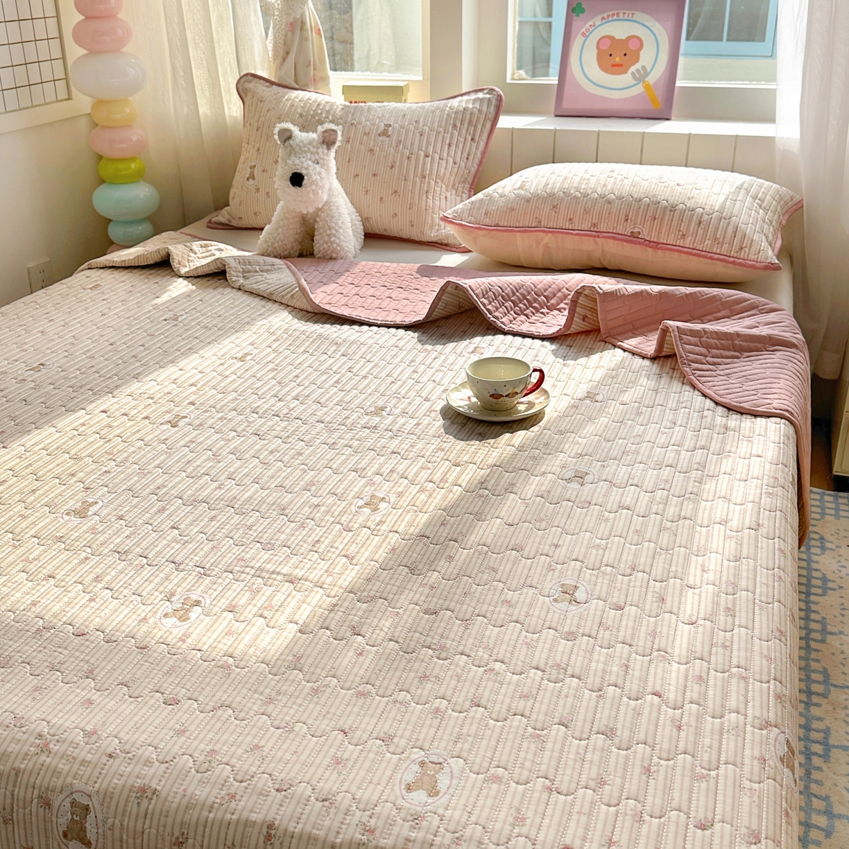 91家纺网 家纺一手货源 找家纺 暖萌 2025新款A类全棉棉花床盖印花三件套 碎花小熊