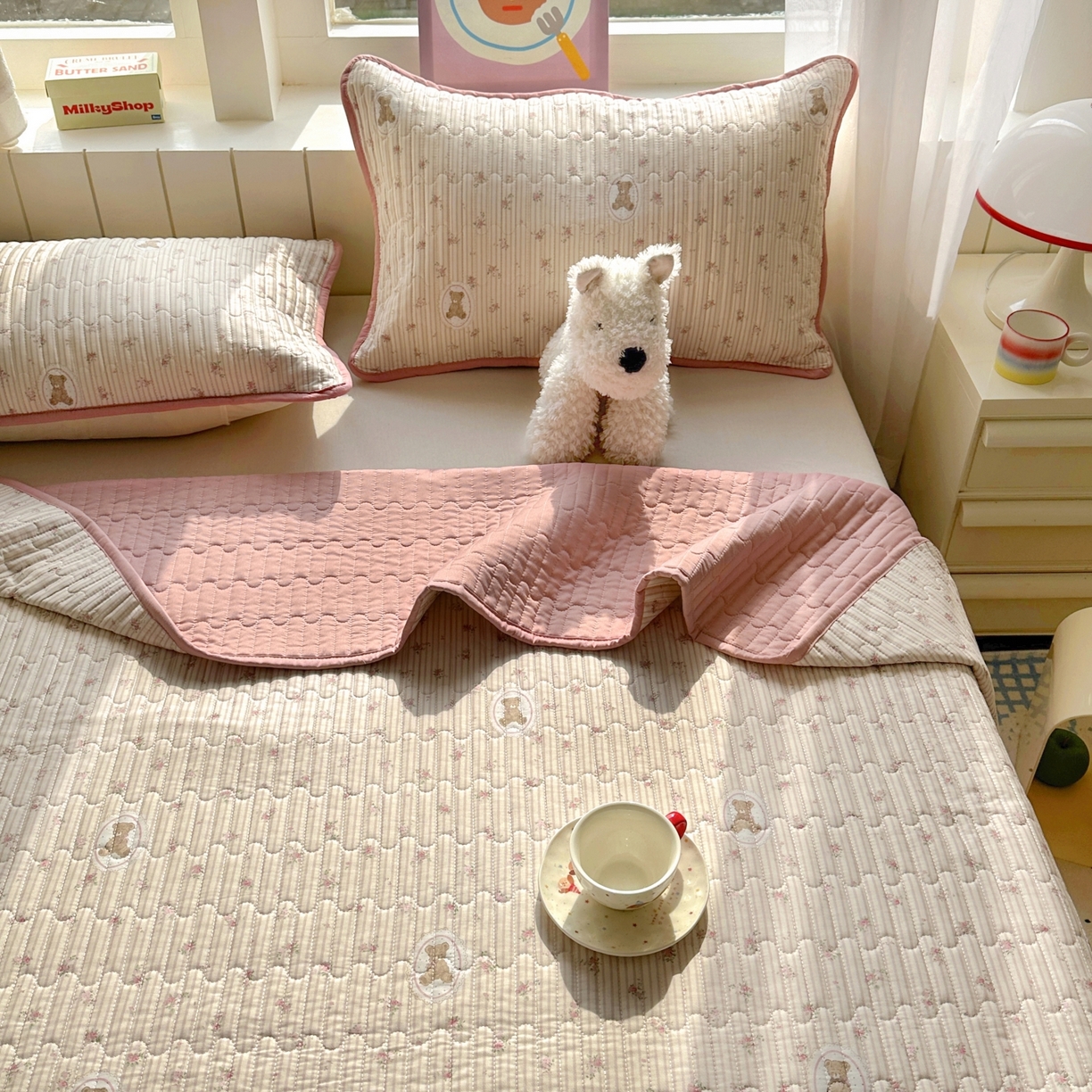 91家纺网 家纺一手货源 找家纺 暖萌 2025新款A类全棉棉花床盖印花三件套 碎花小熊