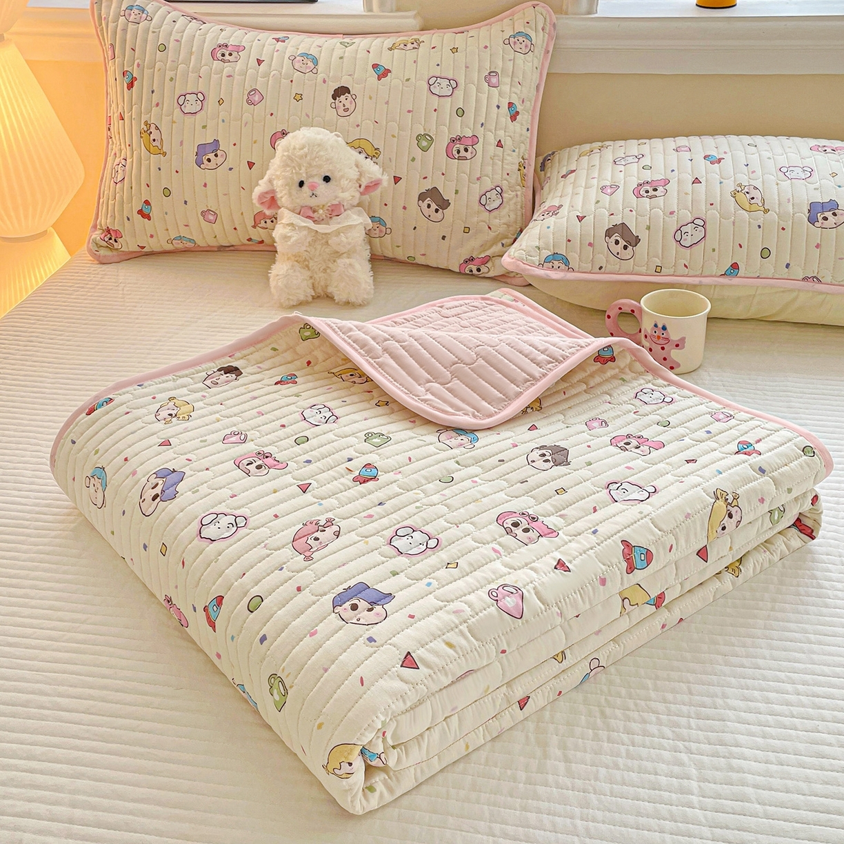 91家纺网 家纺一手货源 找家纺 暖萌 2025新款A类全棉棉花床盖印花三件套 糖果幼儿园