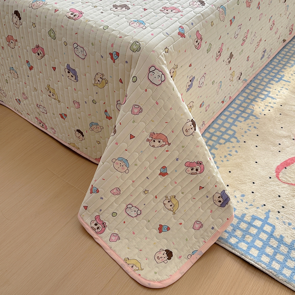 91家纺网 家纺一手货源 找家纺 暖萌 2025新款A类全棉棉花床盖印花三件套 糖果幼儿园