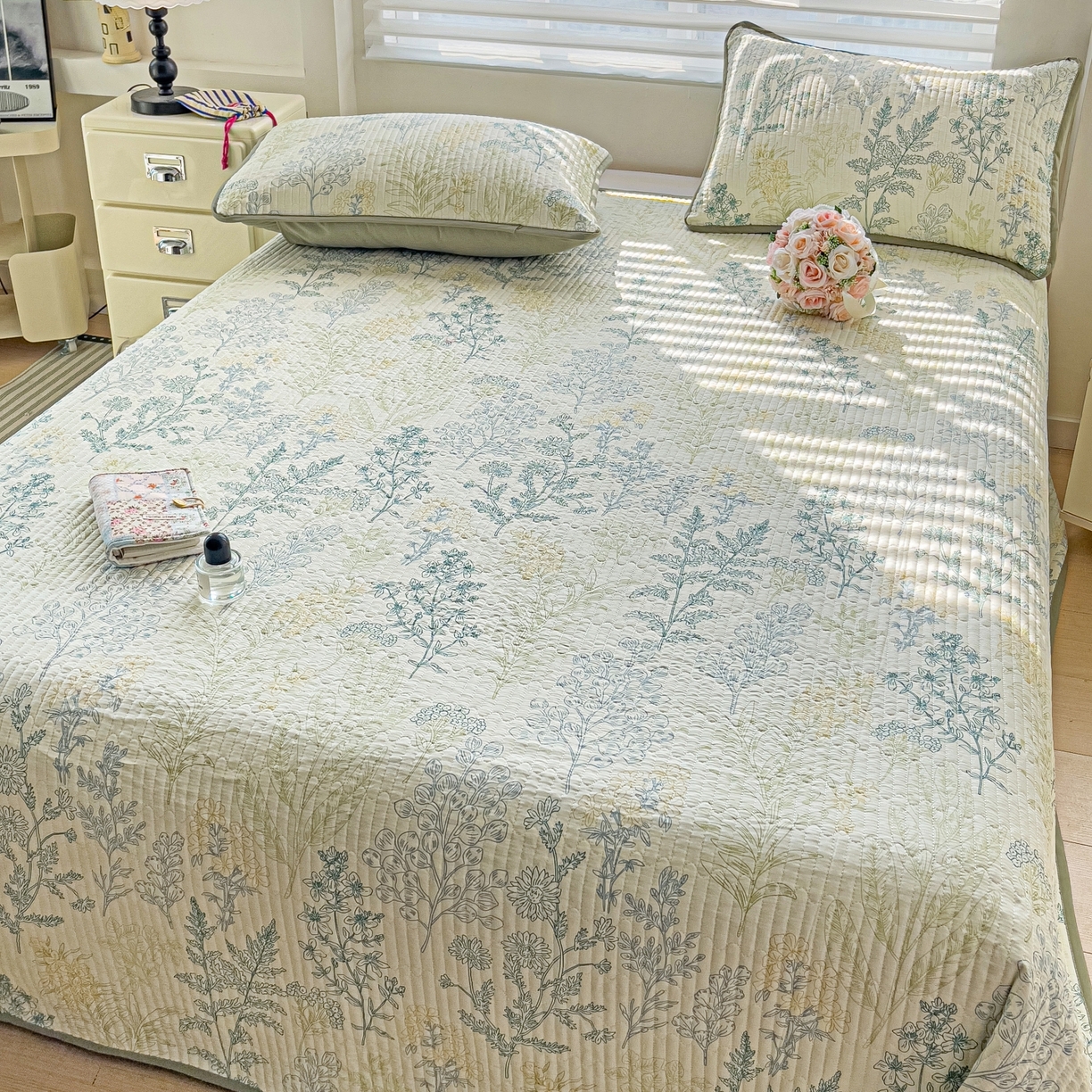 91家纺网 家纺一手货源 找家纺 暖萌 2025新款A类全棉棉花床盖印花三件套 幽兰花谷