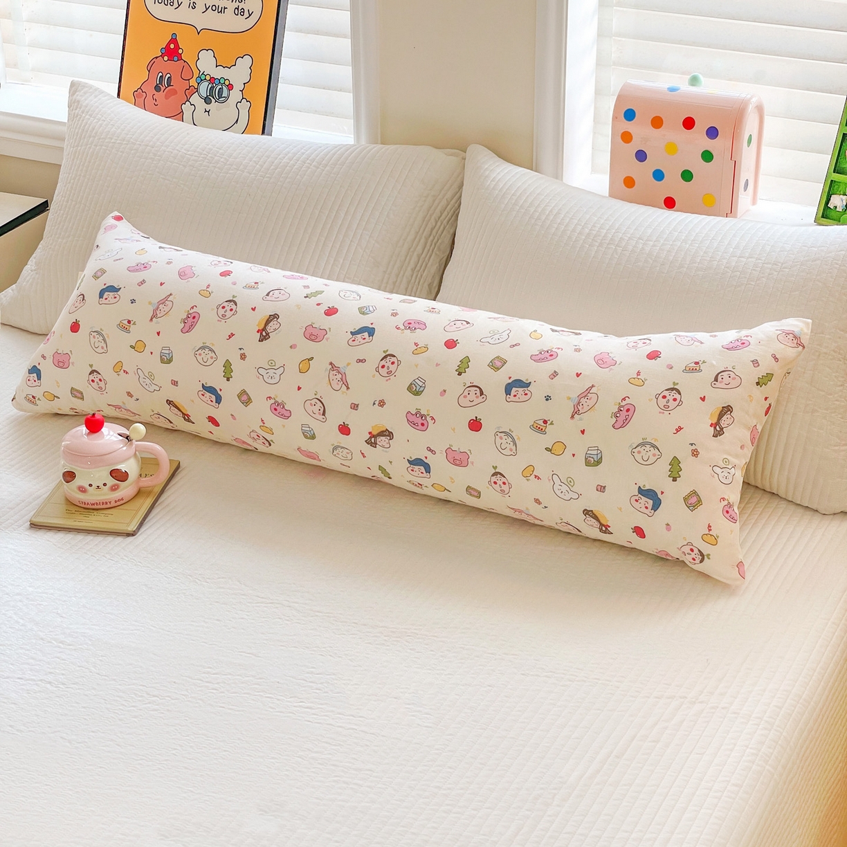 91家纺网 家纺一手货源 找家纺 亦帆枕芯 2025新款双层纱全棉长条抱枕可拆洗抱腿侧睡枕夹腿学生孕妇搂抱枕长条115x40cm 小新乐园 -全棉双层纱长条抱枕