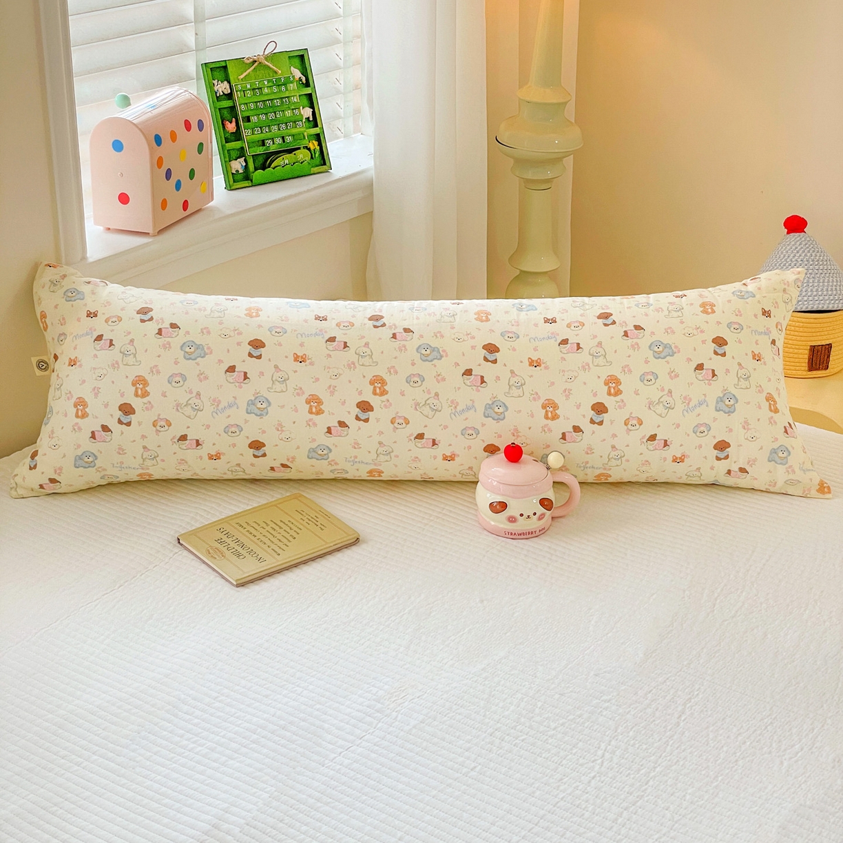 91家纺网 家纺一手货源 找家纺 亦帆枕芯 2025新款双层纱全棉长条抱枕可拆洗抱腿侧睡枕夹腿学生孕妇搂抱枕长条115x40cm 奶芙狗-全棉双层纱长条抱枕