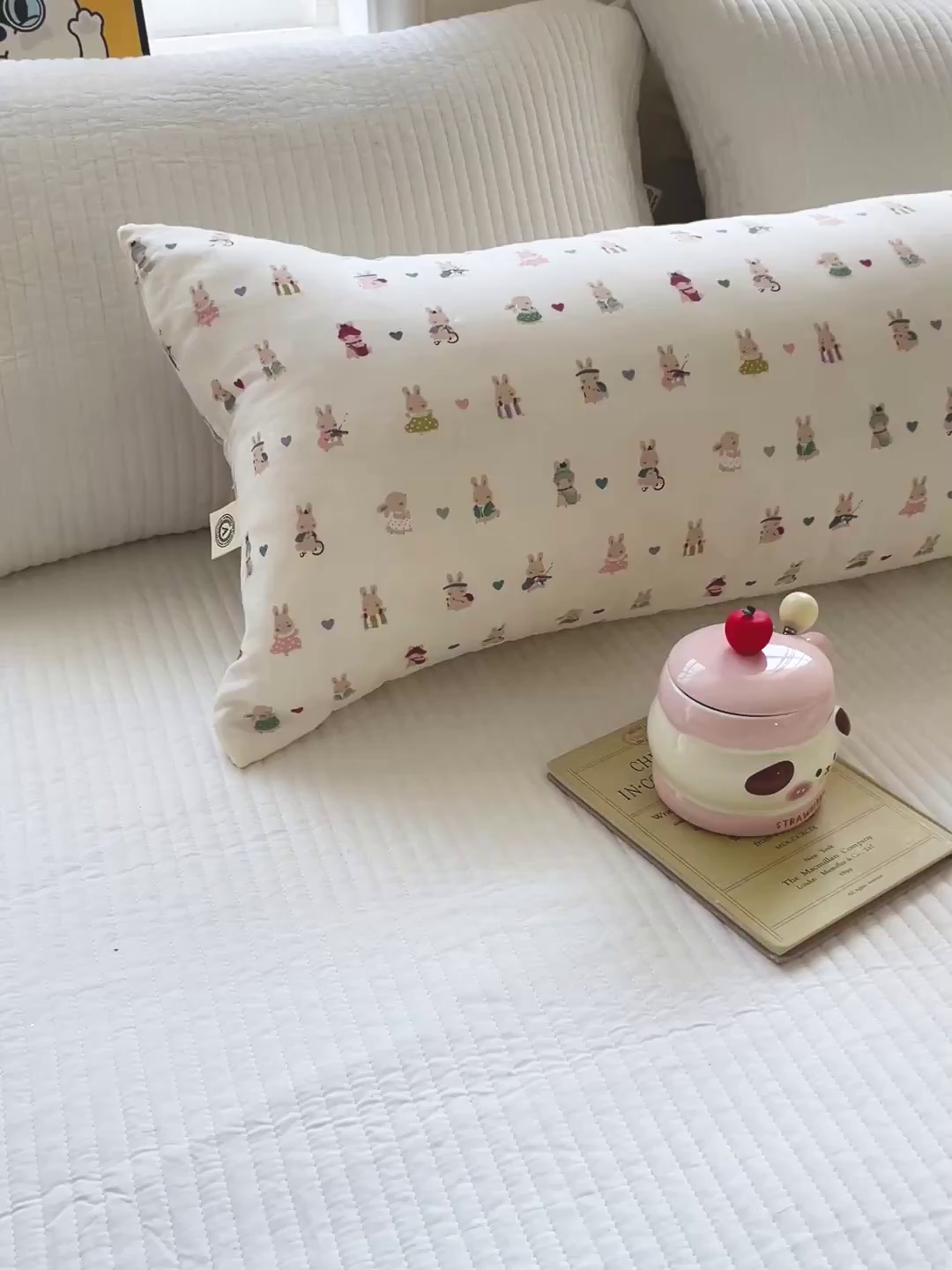 91家纺网 家纺一手货源 找家纺 亦帆枕芯 2025新款双层纱全棉长条抱枕可拆洗抱腿侧睡枕夹腿学生孕妇搂抱枕长条115x40cm 兔子乐园-全棉双层纱长条抱枕