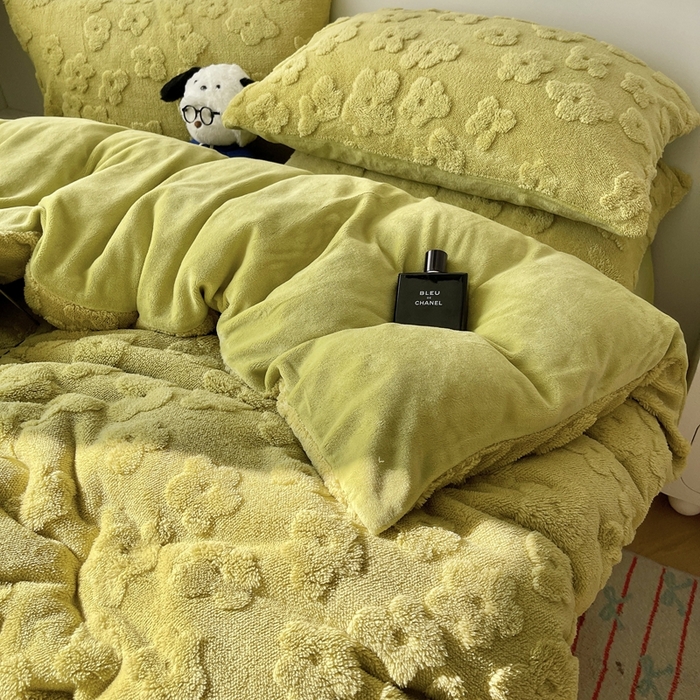 91家纺网 家纺一手货源 找家纺 六巷胡同 2025新款INS博主风云朵花舒棉绒A类牛奶绒四件套 香草绿