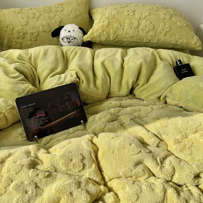 91家纺网 家纺一手货源 找家纺 六巷胡同 2025新款INS博主风云朵花舒棉绒A类牛奶绒四件套 香草绿