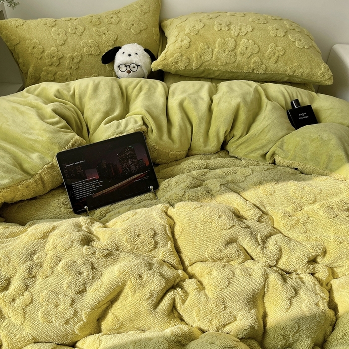 91家纺网 家纺一手货源 找家纺 六巷胡同 2025新款INS博主风云朵花舒棉绒A类牛奶绒四件套 香草绿