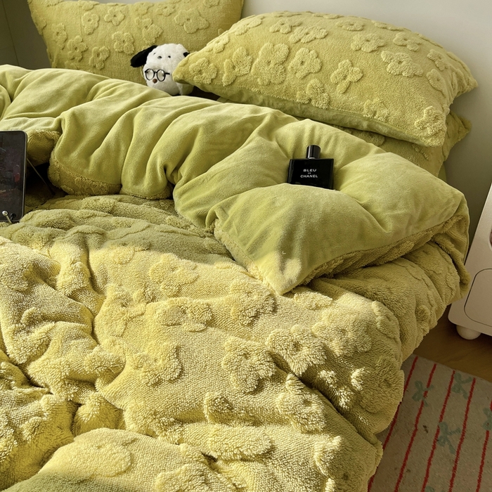 91家纺网 家纺一手货源 找家纺 六巷胡同 2025新款INS博主风云朵花舒棉绒A类牛奶绒四件套 香草绿