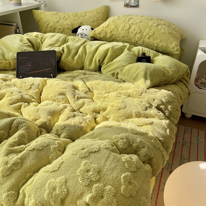 91家纺网 家纺一手货源 找家纺 六巷胡同 2025新款INS博主风云朵花舒棉绒A类牛奶绒四件套 香草绿