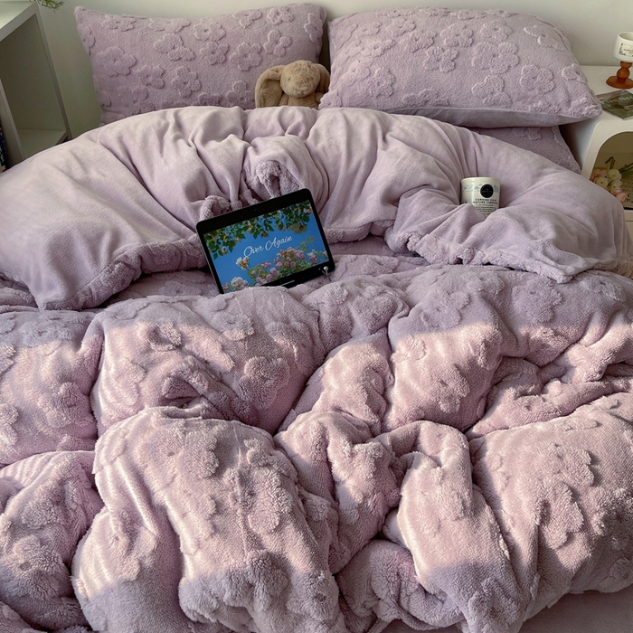 91家纺网 家纺一手货源 找家纺 六巷胡同 2025新款INS博主风云朵花舒棉绒A类牛奶绒四件套 芋泥紫