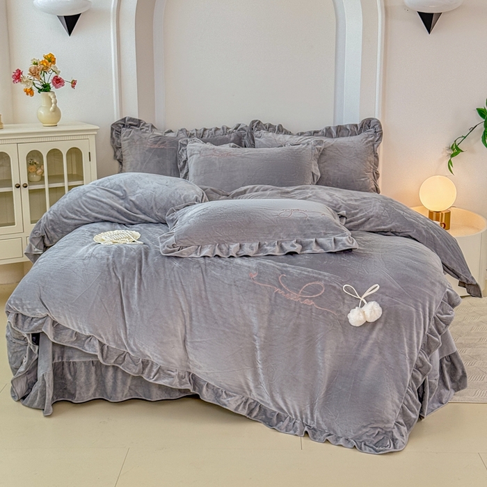 91家纺网 家纺一手货源 找家纺 （总）恋尚羽家纺 2025新款韩版花边婴儿绒绣花大床裙四件套宝宝绒婴肤绒公主风韩式