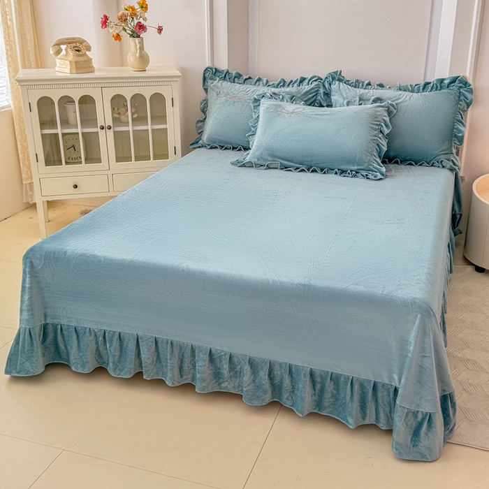 91家纺网 家纺一手货源 找家纺 恋尚羽家纺 2025新款韩版花边婴儿绒绣花大床裙四件套宝宝绒婴肤绒公主风韩式 湖蓝色