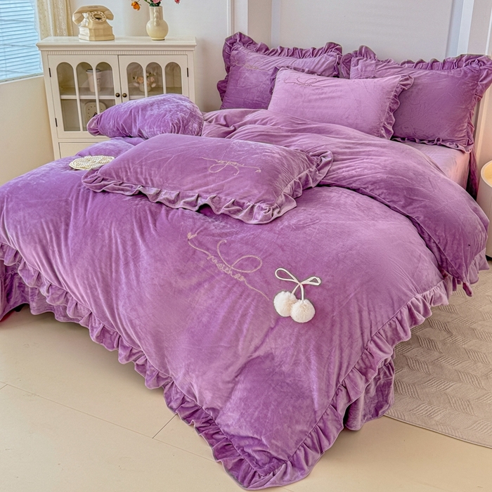 91家纺网 家纺一手货源 找家纺 恋尚羽家纺 2025新款韩版花边婴儿绒绣花大床裙四件套宝宝绒婴肤绒公主风韩式 紫色