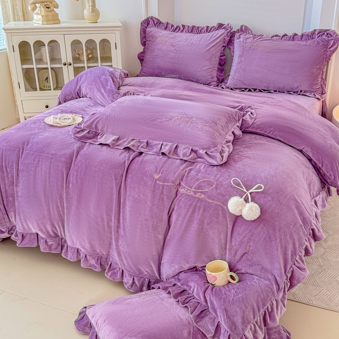 91家纺网 家纺一手货源 找家纺 恋尚羽家纺 2025新款韩版花边婴儿绒绣花大床裙四件套宝宝绒婴肤绒公主风韩式 紫色