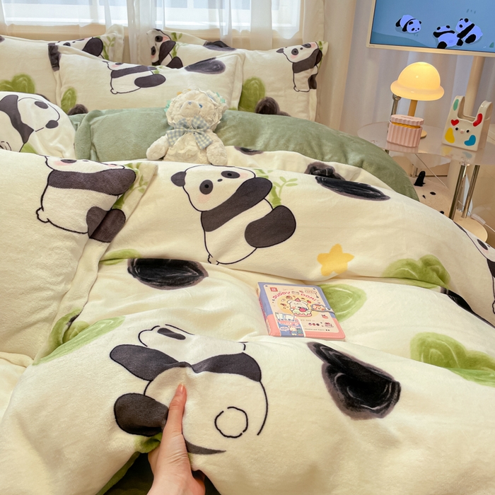 91家纺网 家纺一手货源 找家纺 柒月家居 2025新款高克重牛奶绒印花加厚保暖四件套 爱心熊猫