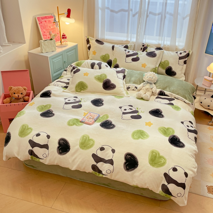 91家纺网 家纺一手货源 找家纺 柒月家居 2025新款高克重牛奶绒印花加厚保暖四件套 爱心熊猫