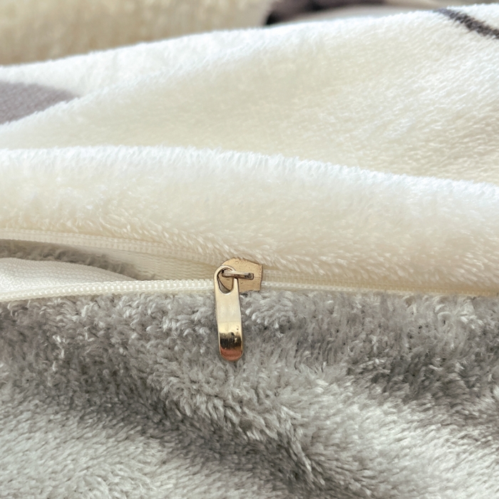 91家纺网 家纺一手货源 找家纺 柒月家居 2025新款高克重牛奶绒印花加厚保暖四件套 斑点熊