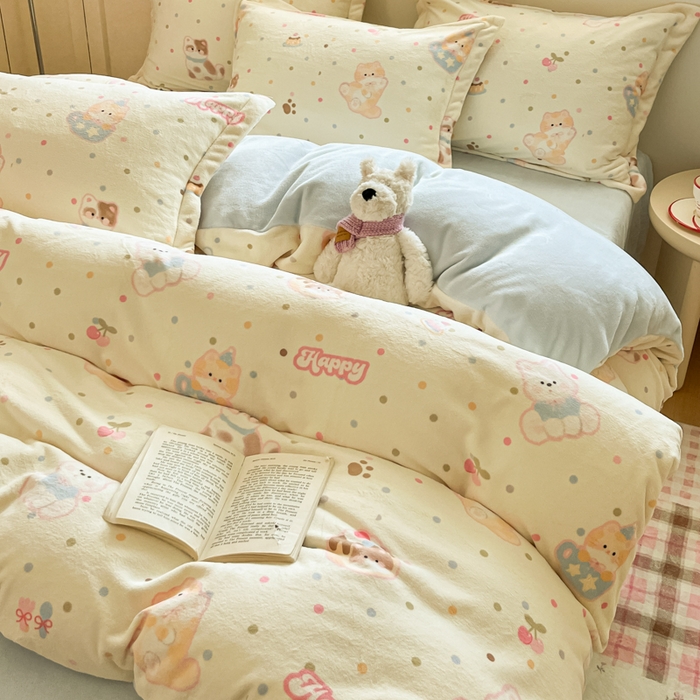 91家纺网 家纺一手货源 找家纺 柒月家居 2025新款高克重牛奶绒印花加厚保暖四件套 波点萌宝