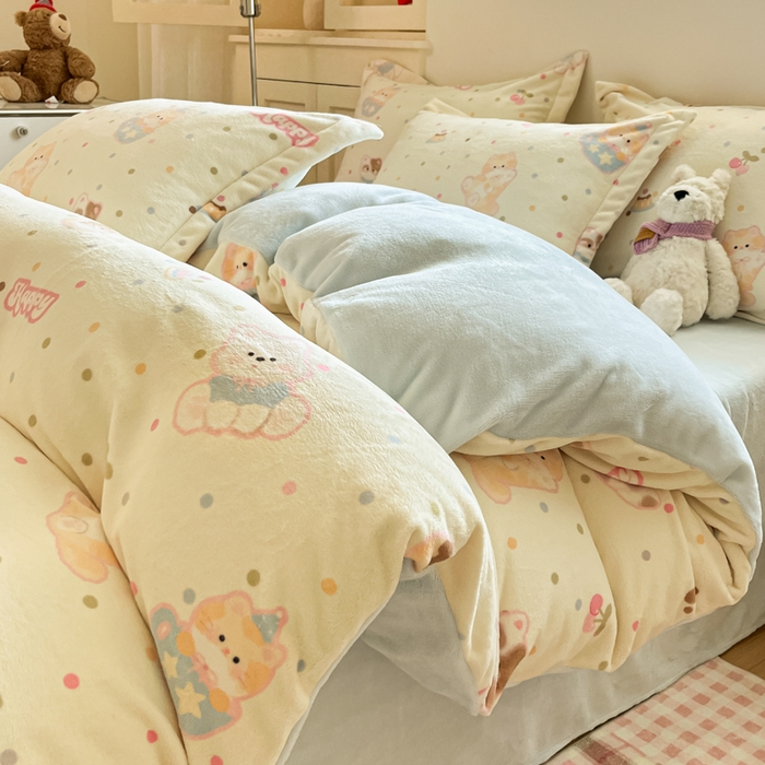 91家纺网 家纺一手货源 找家纺 柒月家居 2025新款高克重牛奶绒印花加厚保暖四件套 波点萌宝