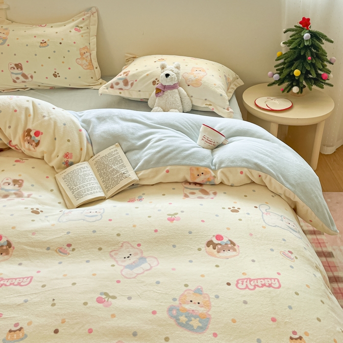 91家纺网 家纺一手货源 找家纺 柒月家居 2025新款高克重牛奶绒印花加厚保暖四件套 波点萌宝