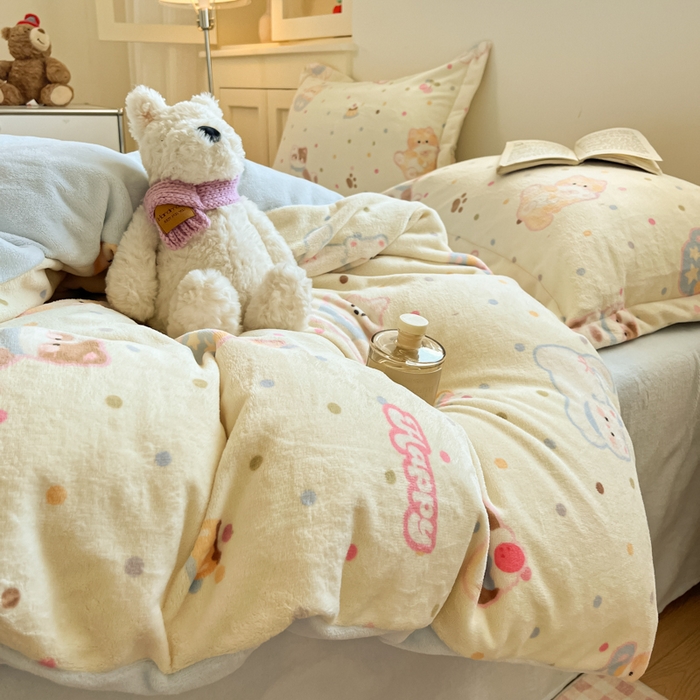 91家纺网 家纺一手货源 找家纺 柒月家居 2025新款高克重牛奶绒印花加厚保暖四件套 波点萌宝