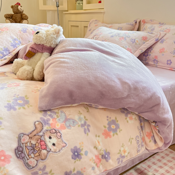 91家纺网 家纺一手货源 找家纺 柒月家居 2025新款高克重牛奶绒印花加厚保暖四件套 花花奶猫