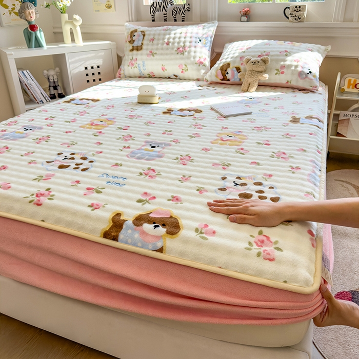 91家纺网 家纺一手货源 找家纺 （总）摩妮卡 2025新款加厚牛奶绒泡泡绒床笠三件套