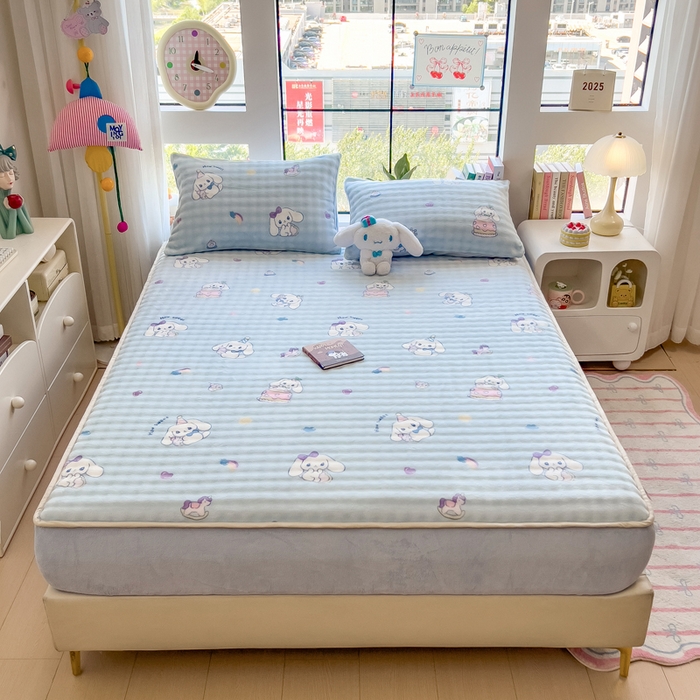 91家纺网 家纺一手货源 找家纺 摩妮卡 2025新款加厚牛奶绒泡泡绒床笠三件套 呆萌大耳狗