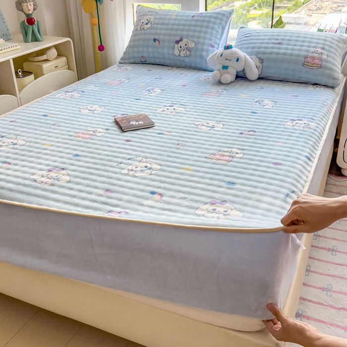 91家纺网 家纺一手货源 找家纺 摩妮卡 2025新款加厚牛奶绒泡泡绒床笠三件套 呆萌大耳狗