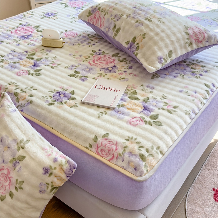 91家纺网 家纺一手货源 找家纺 摩妮卡 2025新款加厚牛奶绒泡泡绒床笠三件套 花锦