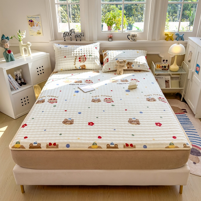 91家纺网 家纺一手货源 找家纺 摩妮卡 2025新款加厚牛奶绒泡泡绒床笠三件套 奇妙庄园