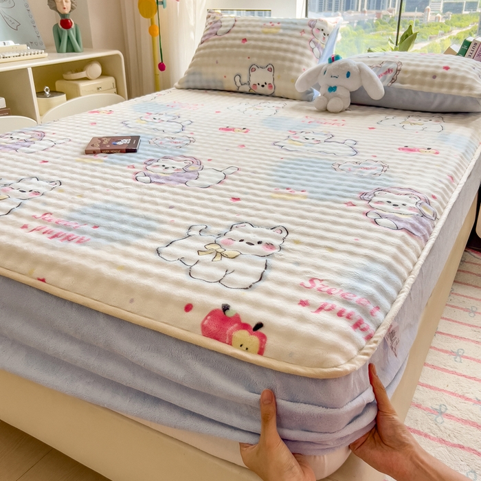 91家纺网 家纺一手货源 找家纺 摩妮卡 2025新款加厚牛奶绒泡泡绒床笠三件套 音乐猫咪