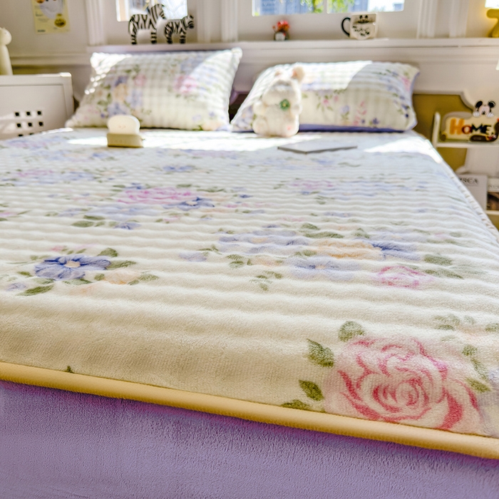 91家纺网 家纺一手货源 找家纺 摩妮卡 2025新款加厚牛奶绒泡泡绒床笠三件套 花锦