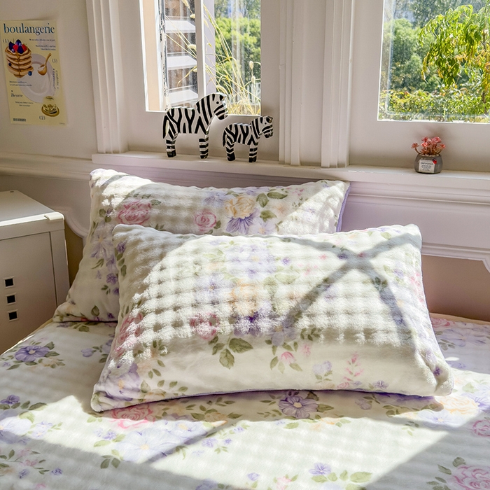 91家纺网 家纺一手货源 找家纺 摩妮卡 2025新款加厚牛奶绒泡泡绒床笠三件套 花锦