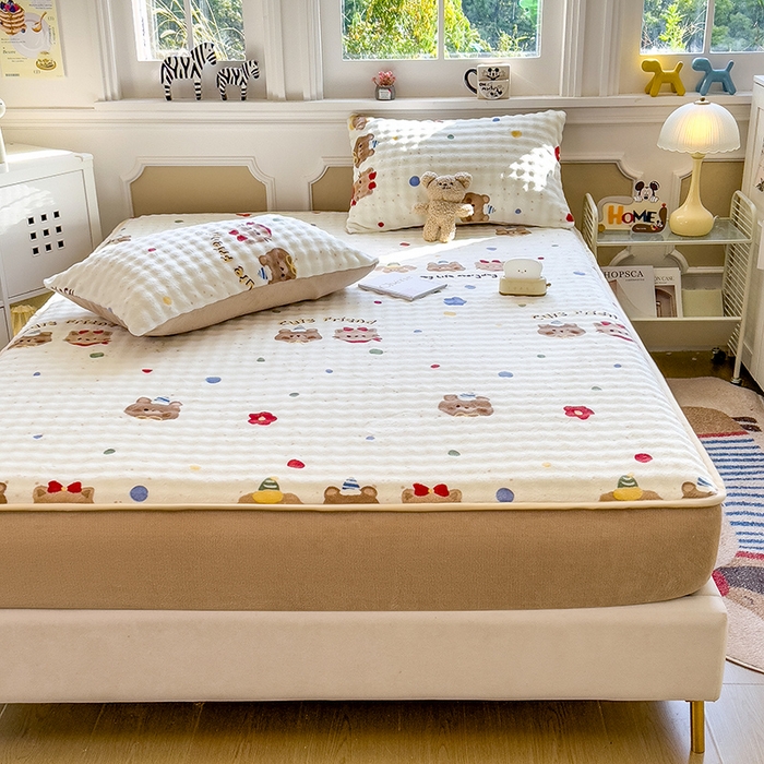 91家纺网 家纺一手货源 找家纺 摩妮卡 2025新款加厚牛奶绒泡泡绒床笠三件套 奇妙庄园