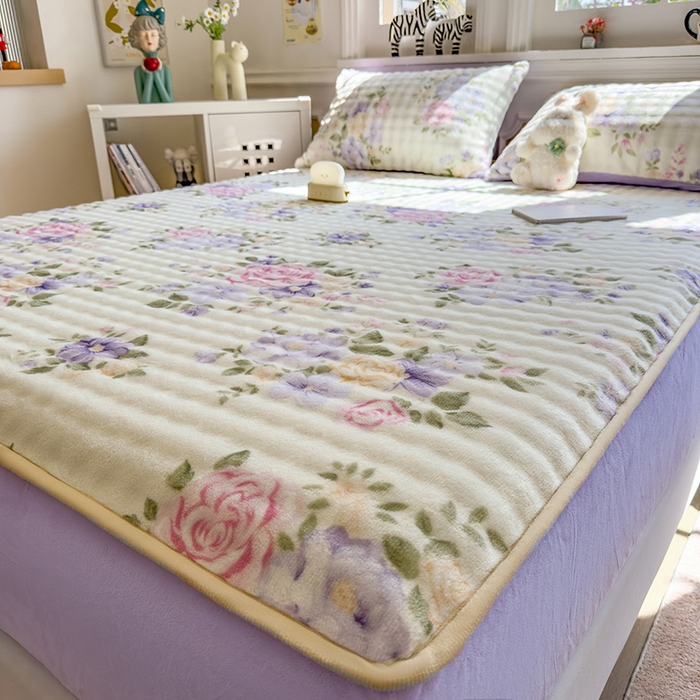 91家纺网 家纺一手货源 找家纺 摩妮卡 2025新款加厚牛奶绒泡泡绒床笠三件套 花锦