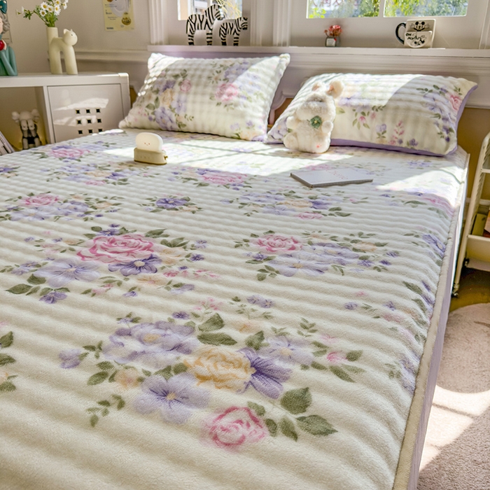 91家纺网 家纺一手货源 找家纺 摩妮卡 2025新款加厚牛奶绒泡泡绒床笠三件套 花锦