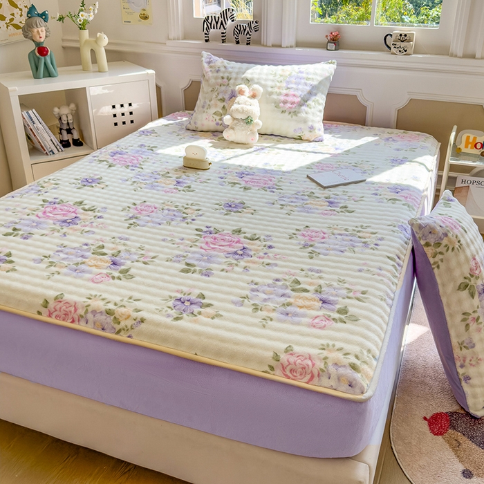 91家纺网 家纺一手货源 找家纺 摩妮卡 2025新款加厚牛奶绒泡泡绒床笠三件套 花锦