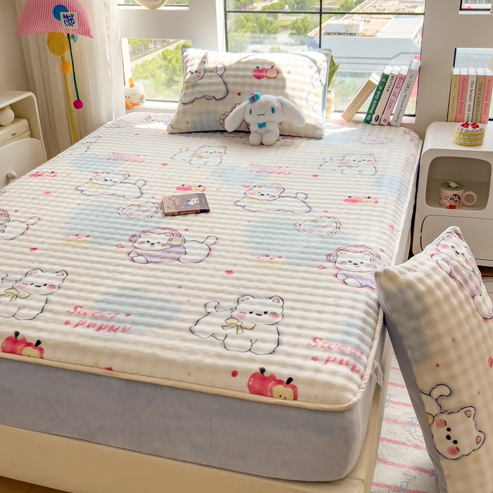 91家纺网 家纺一手货源 找家纺 摩妮卡 2025新款加厚牛奶绒泡泡绒床笠三件套 音乐猫咪