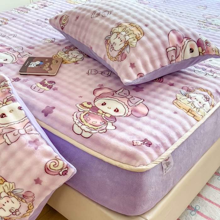 91家纺网 家纺一手货源 找家纺 摩妮卡 2025新款加厚牛奶绒泡泡绒床笠三件套 蝴蝶结美乐蒂