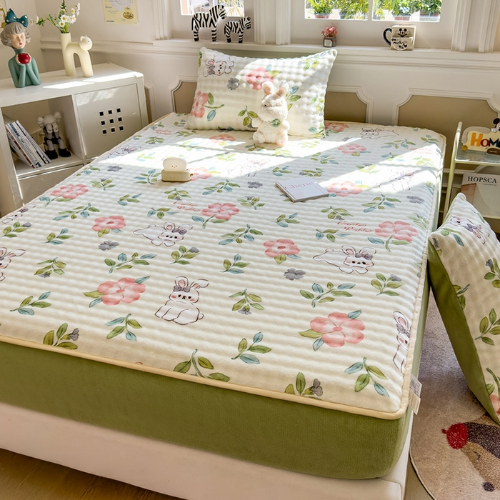 91家纺网 家纺一手货源 找家纺 摩妮卡 2025新款加厚牛奶绒泡泡绒床笠三件套 轻舞花影