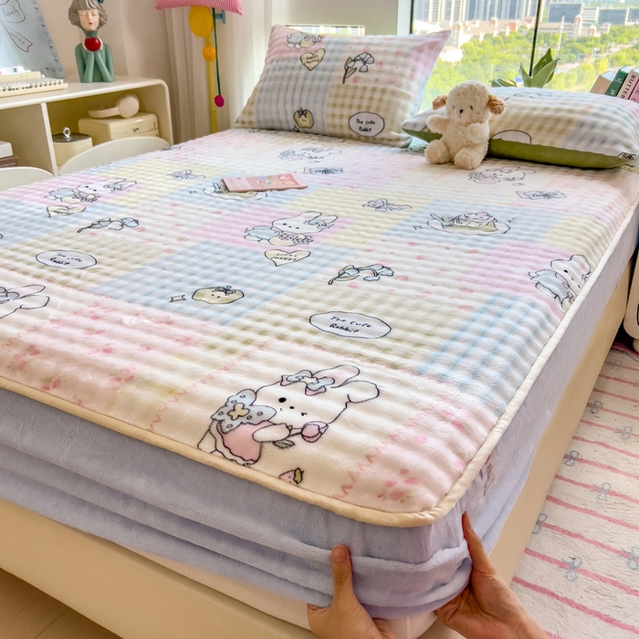 91家纺网 家纺一手货源 找家纺 摩妮卡 2025新款加厚牛奶绒泡泡绒床笠三件套 可爱兔兔