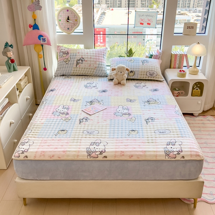 91家纺网 家纺一手货源 找家纺 摩妮卡 2025新款加厚牛奶绒泡泡绒床笠三件套 可爱兔兔