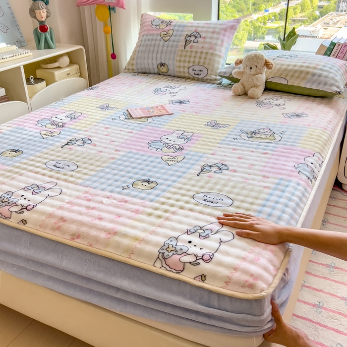 91家纺网 家纺一手货源 找家纺 摩妮卡 2025新款加厚牛奶绒泡泡绒床笠三件套 可爱兔兔