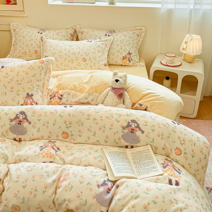 91家纺网 家纺一手货源 找家纺 柒月家居 2025新款高克重牛奶绒印花加厚保暖四件套 森系女孩