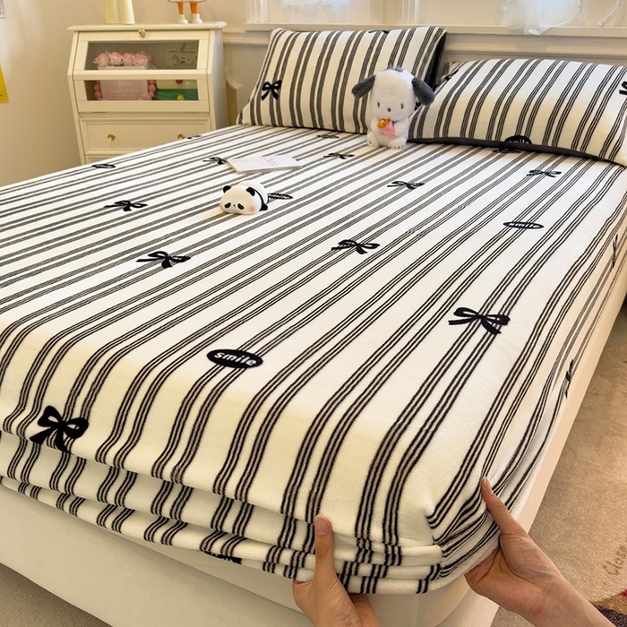 91家纺网 家纺一手货源 找家纺 （总）摩妮卡 2025新款印花系列小清新牛奶绒印花床笠三件套